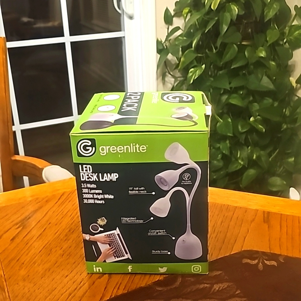 DESK LAMP